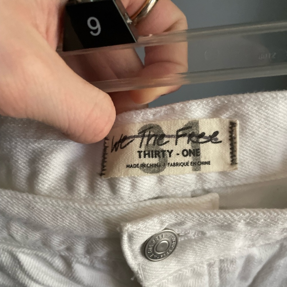 Free People Denim Shorts Womens White Loving Good Vibrations Cutoffs Size 31 - Picture 4 of 5